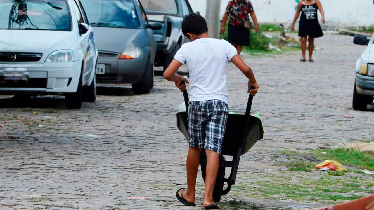 No Brasil, o 12 de junho também é o Dia Nacional de Combate ao Trabalho Infantil, conforme a Lei nº 11.542/2007.