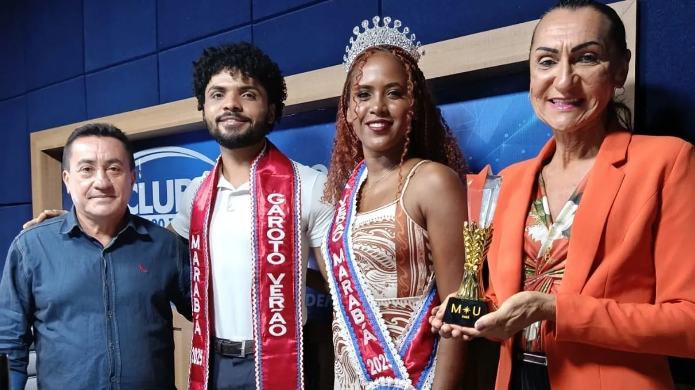 A coordenadora de concursos de beleza Rayta Solaires conquistou um importante reconhecimento estadual ao receber um dos troféus mais disputados do Miss Pará Universe 2026.