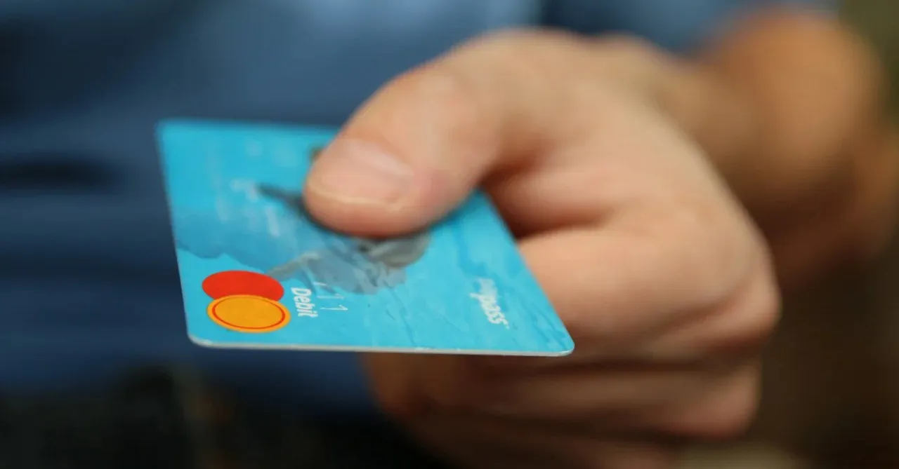 Cerca de 84% dos consumidores que usam o nome de terceiros afirmam que quitaram ou tem quitado as parcelas em dia.