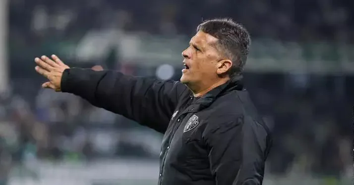 Paysandu alcança nove jogos de invencibilidade sob o comando de Claudinei Oliveira, superando as marcas de 1991 e 2015.