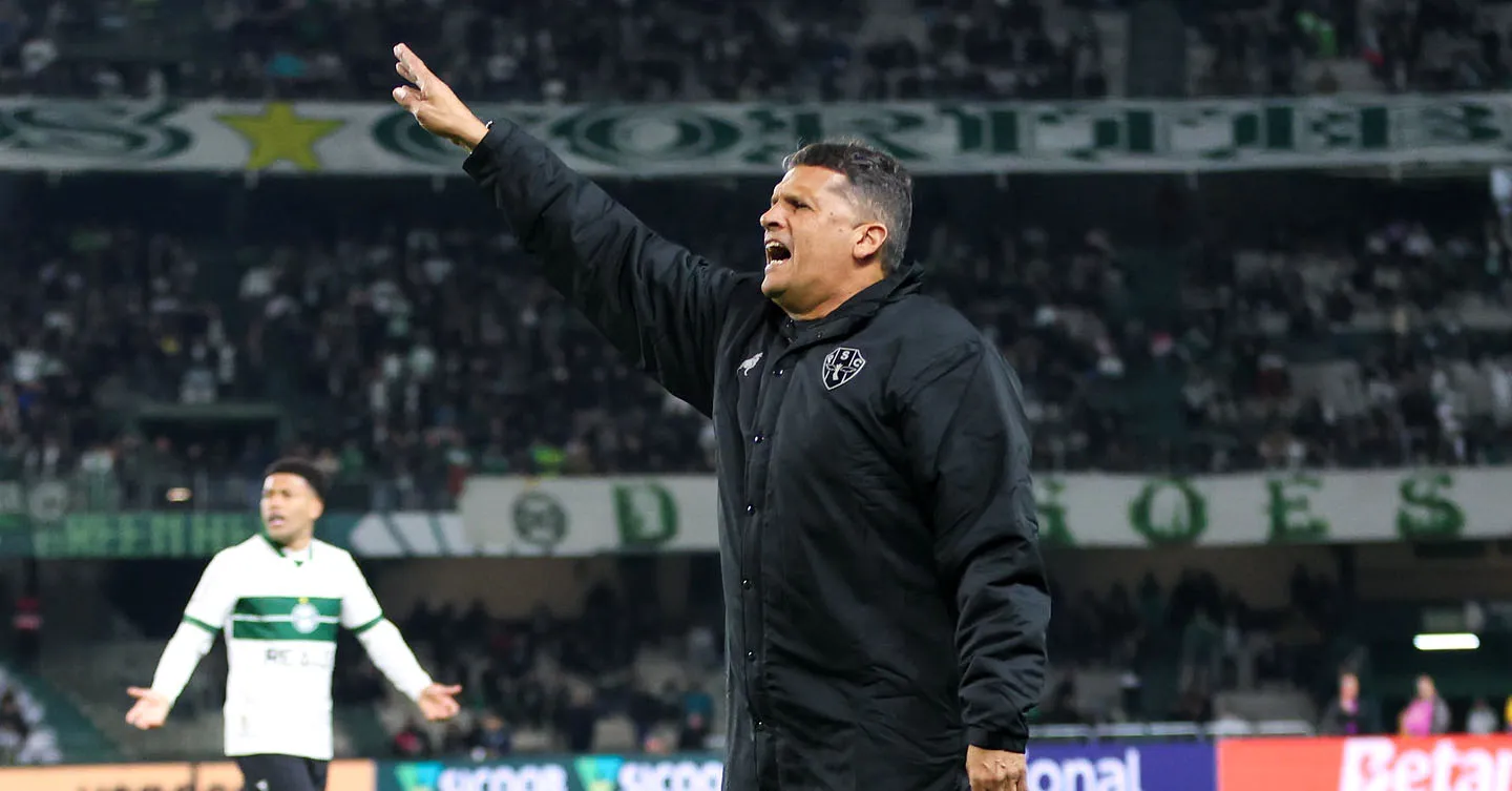 Treinador segue invicto no comando do Papão.