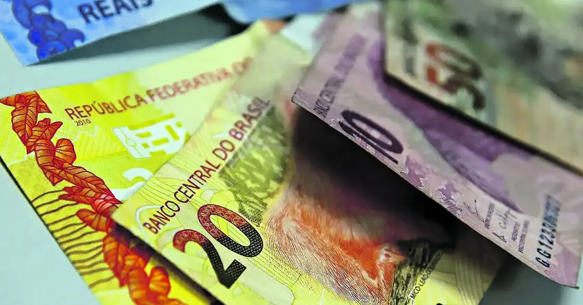 Para dar o primeiro passo na organização das finanças pessoais é preciso verificar quais os riscos das dívidas contraídas.