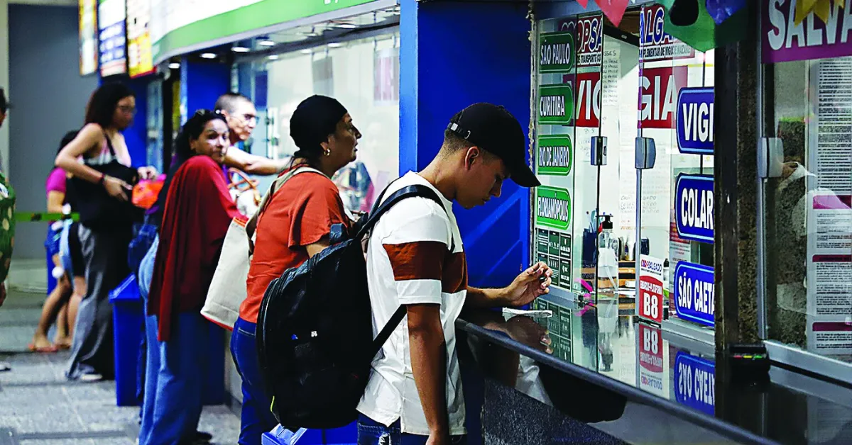 A movimentação no local ainda era baixa ontem, com apenas alguns passageiros rumo ao interior do Estado