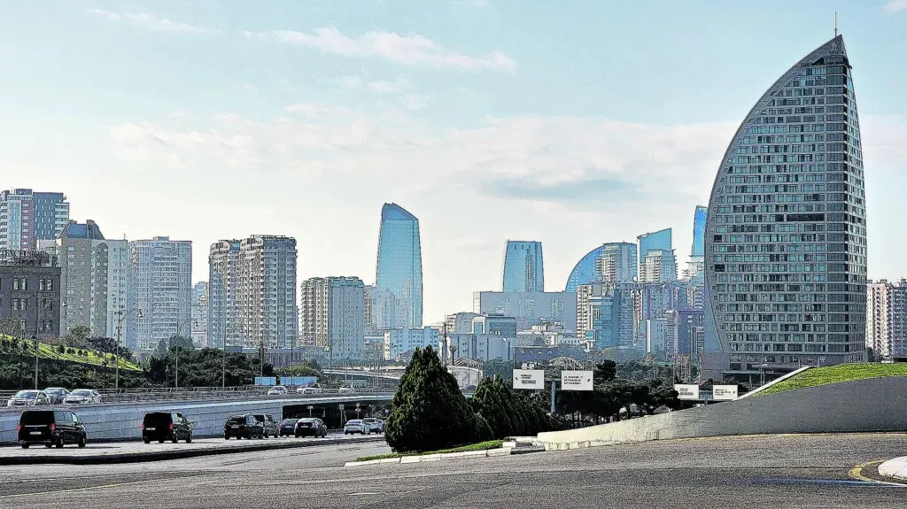 Baku, Azerbaijão. Cidades. Vista da cidade de Baku. 10/11/2024