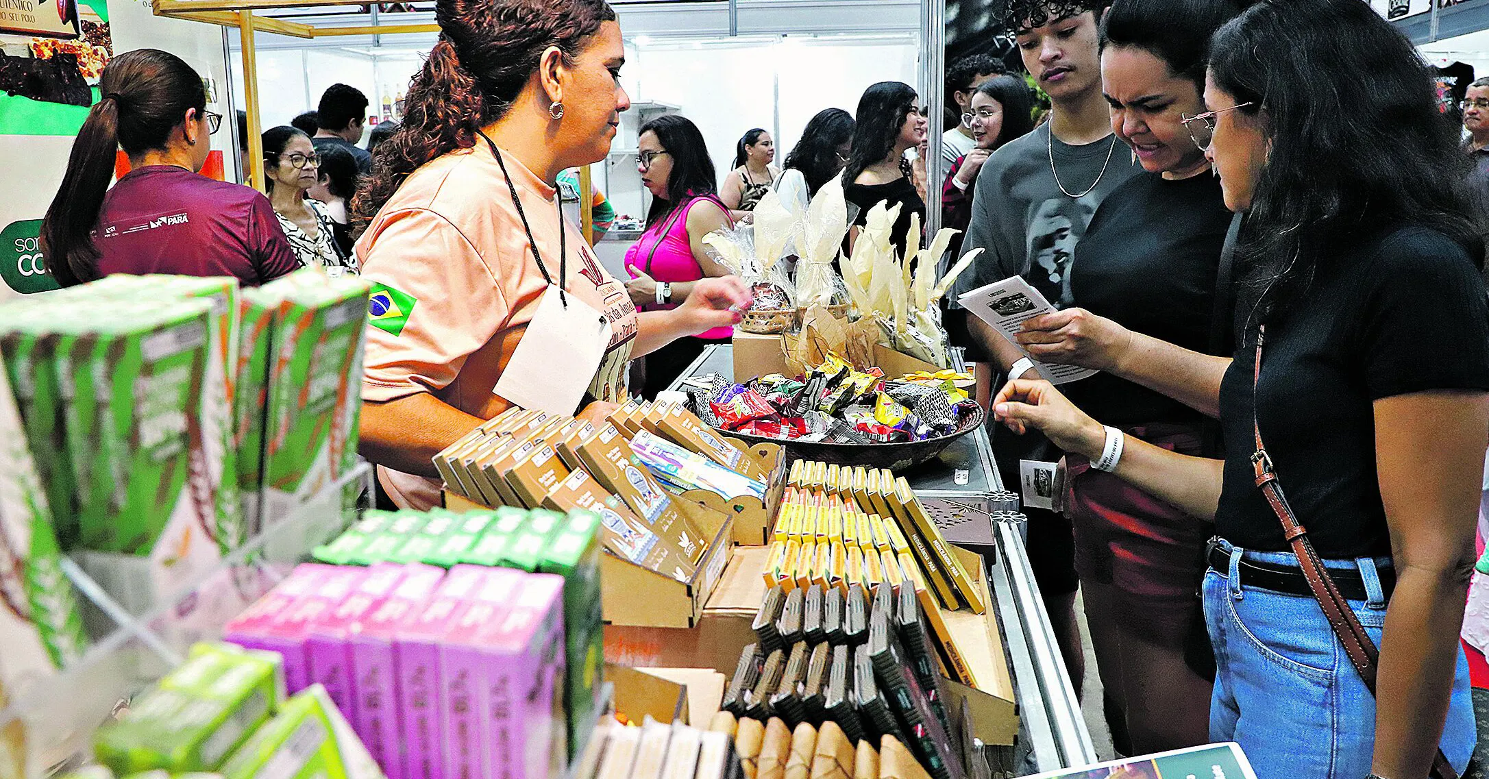 Feira atraiu grande público para o Hangar e reuniu diversos produtores rurais