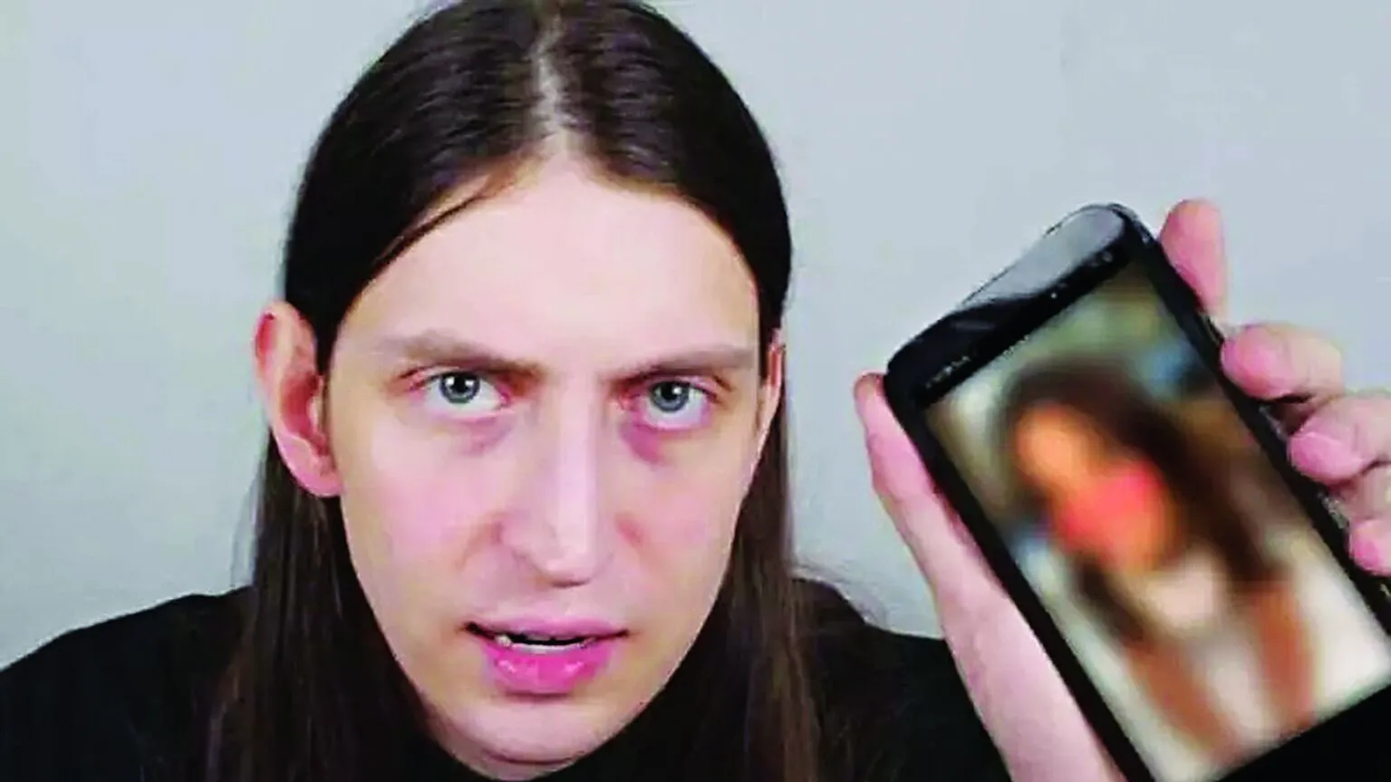 Vídeo do influenciador Felca viralizou por denunciar o risco do uso de imagem de crianças e adolescentes na internet