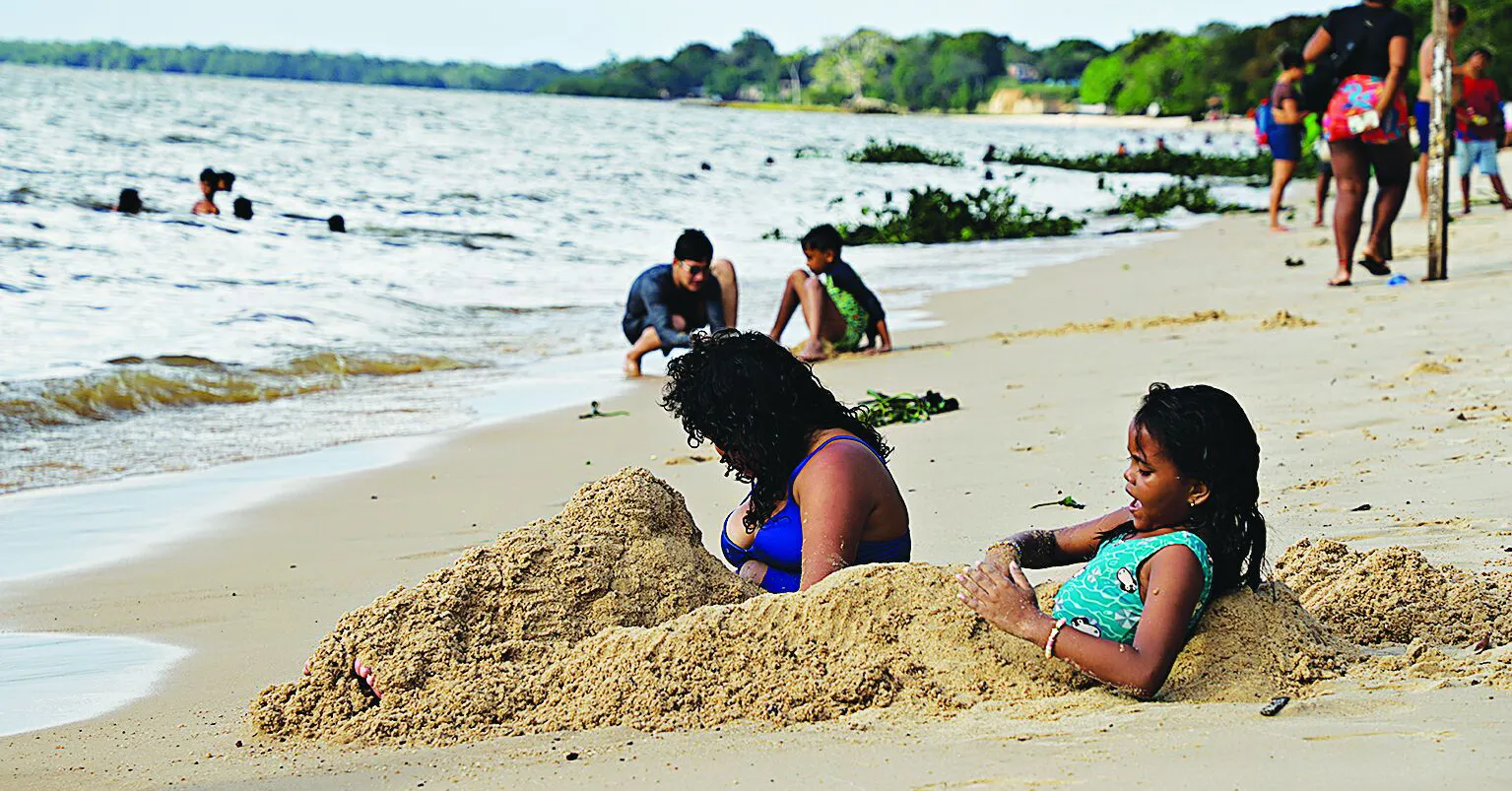 Quem foi às praias do distrito, pôde aproveitar em família o clima mais ameno e o movimento mais tranquilo