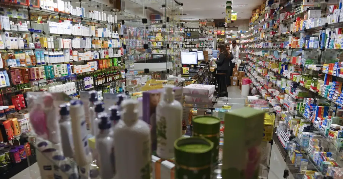 As farmácias de todo o Brasil começaram a reter receitas dos medicamentos