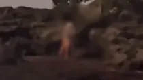 Casal em cenas de sexo entre as pedras, em Mosqueiro