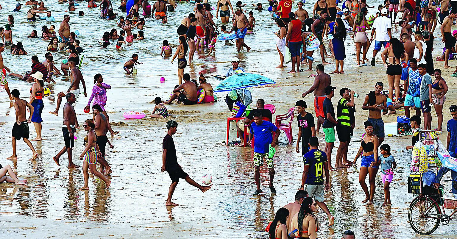 Tanto a Praia Grande, quanto a do Amor, tiveram grande presença de banhistas neste final de semana