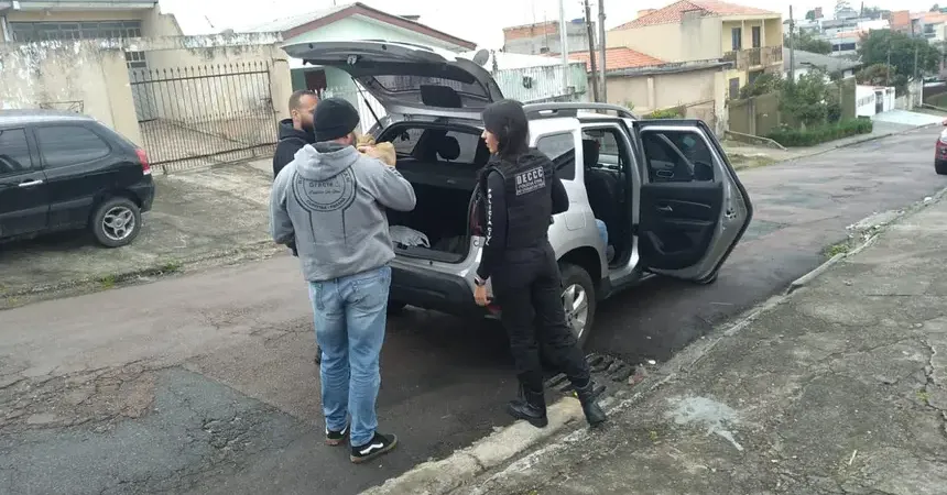 A operação contou com o apoio estratégico do Centro de Operações Policiais Especiais (COPE) e do Núcleo de Combate aos Cibercrimes da Polícia Civil do Paraná.