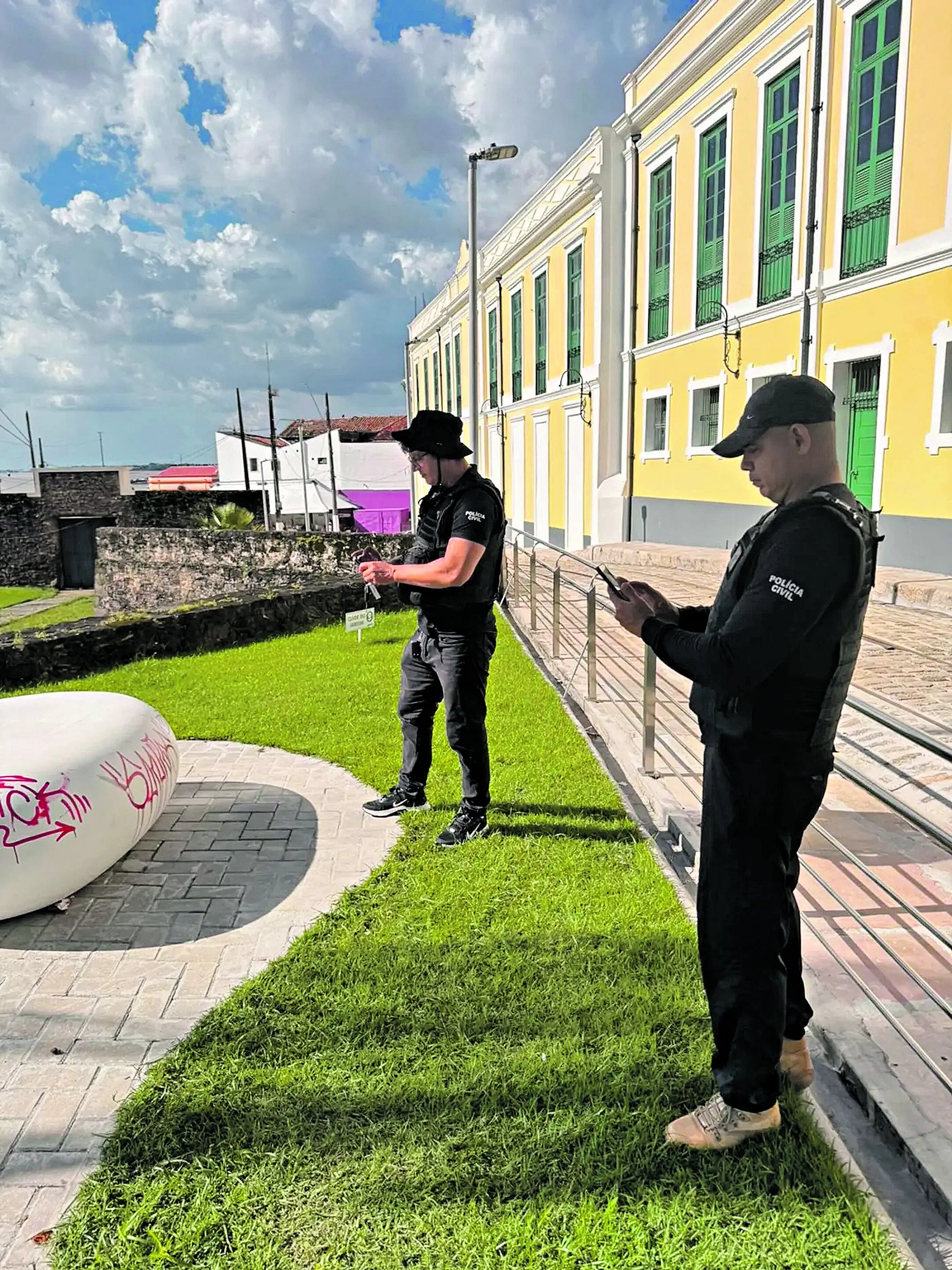 Trio que pinchou área tombada em Belém é identificado.