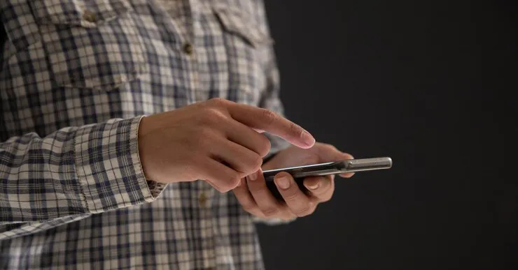 A agência acusa essas plataformas de reincidência na comercialização de itens considerados irregulares, como celulares não homologados