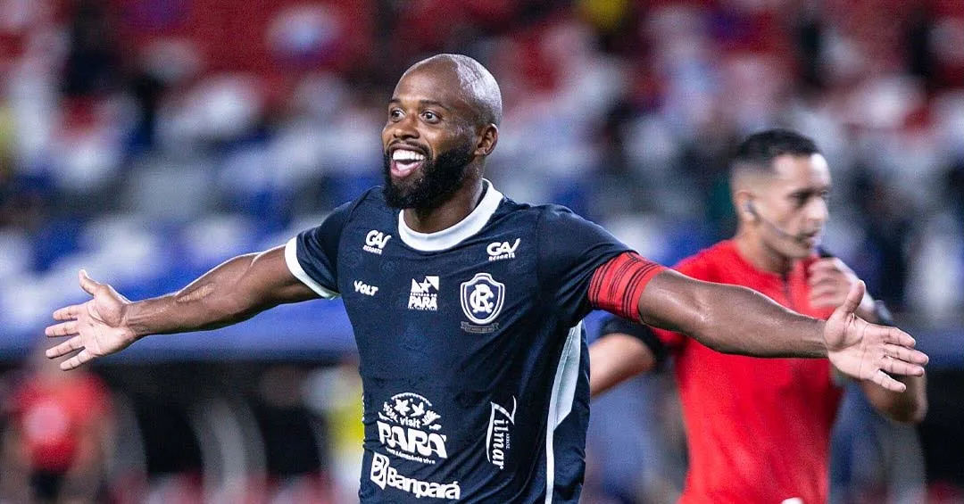 Reynaldo levou cartões amarelos contra Vila Nova, Operário e Athletico-PR