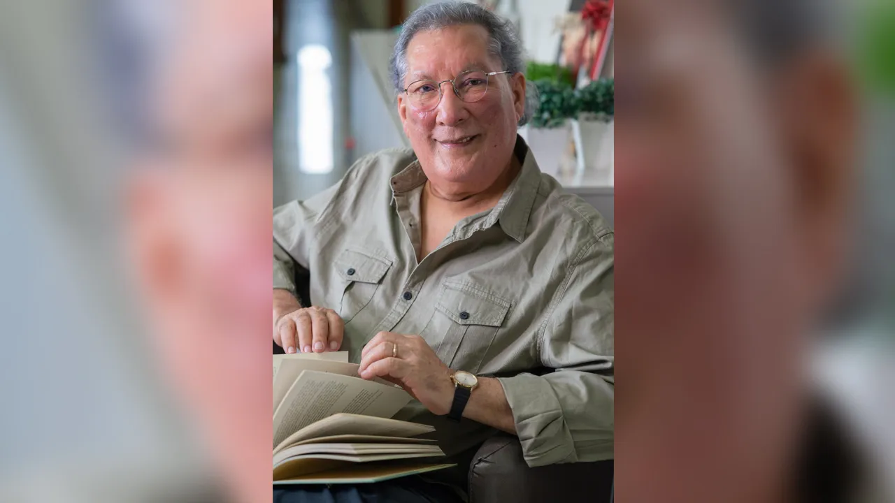 Livro de Salomão Larêdo relançado na feira