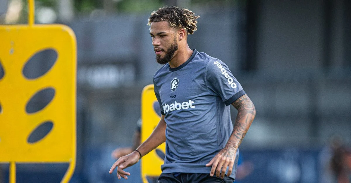 Nathan Santos destaca união do elenco e pede apoio da torcida para reverter situação na Segundona