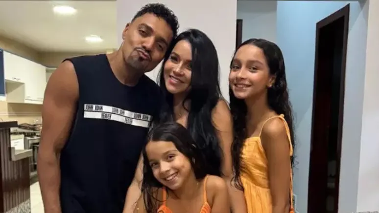 Apesar de defender a família, Tirullipa trai esposa