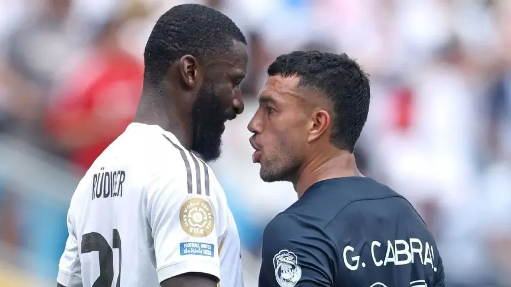 Jogadores protagonizaram discussão no duelo entre Real Madrid e Pachuca, pela segunda rodada da competição