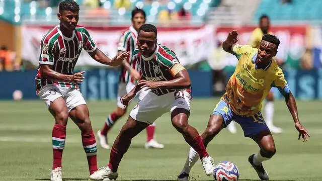 Tricolor carioca supero sustos iniciais e contou com o goleiro Fábio e a trave para segurar o 0 a 0