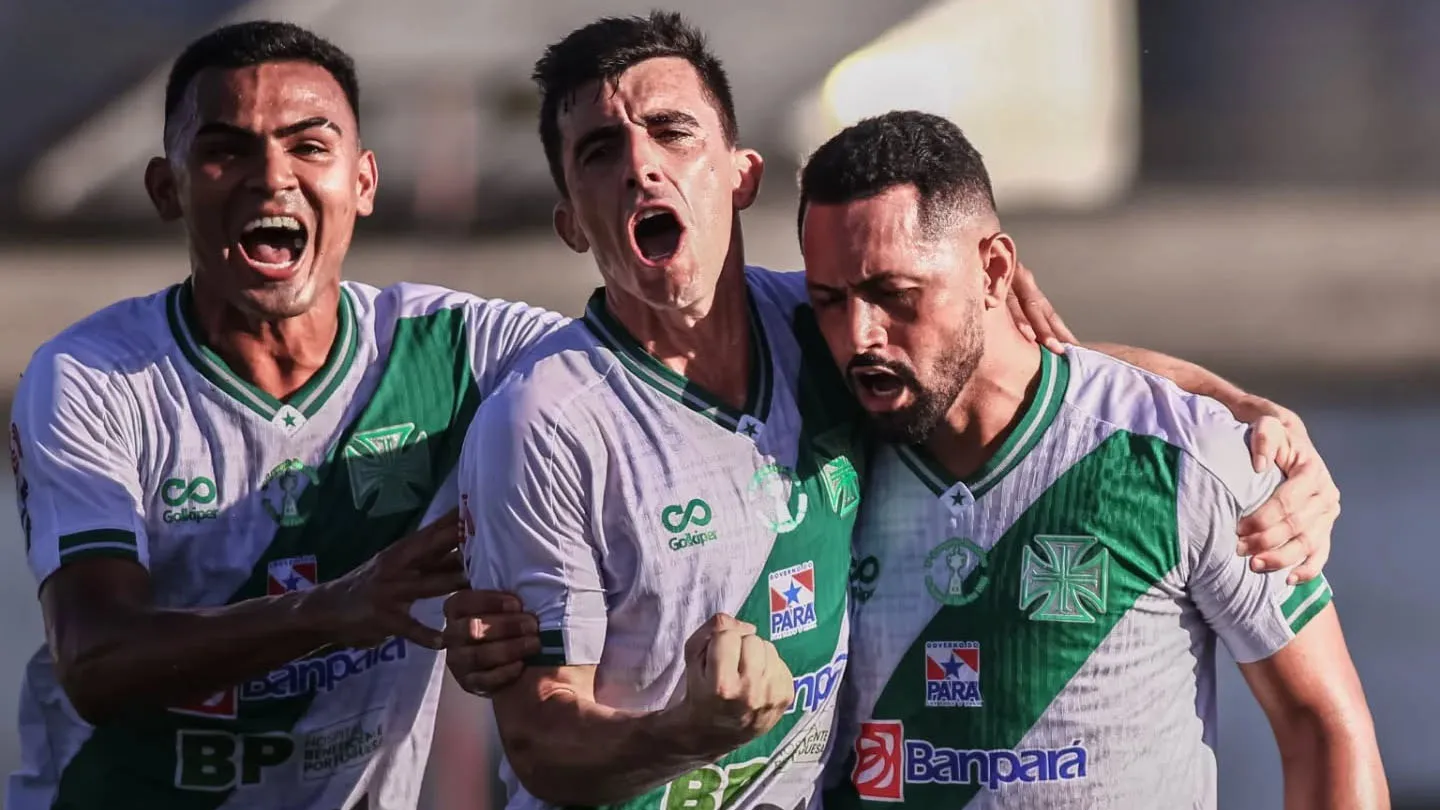 Jogadores da Tuna festejam vitória e vaga na segunda fase da Série D