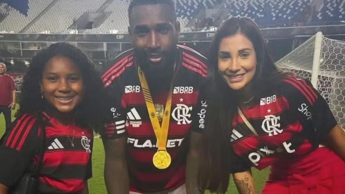 Gerson ao lado da filha e esposa