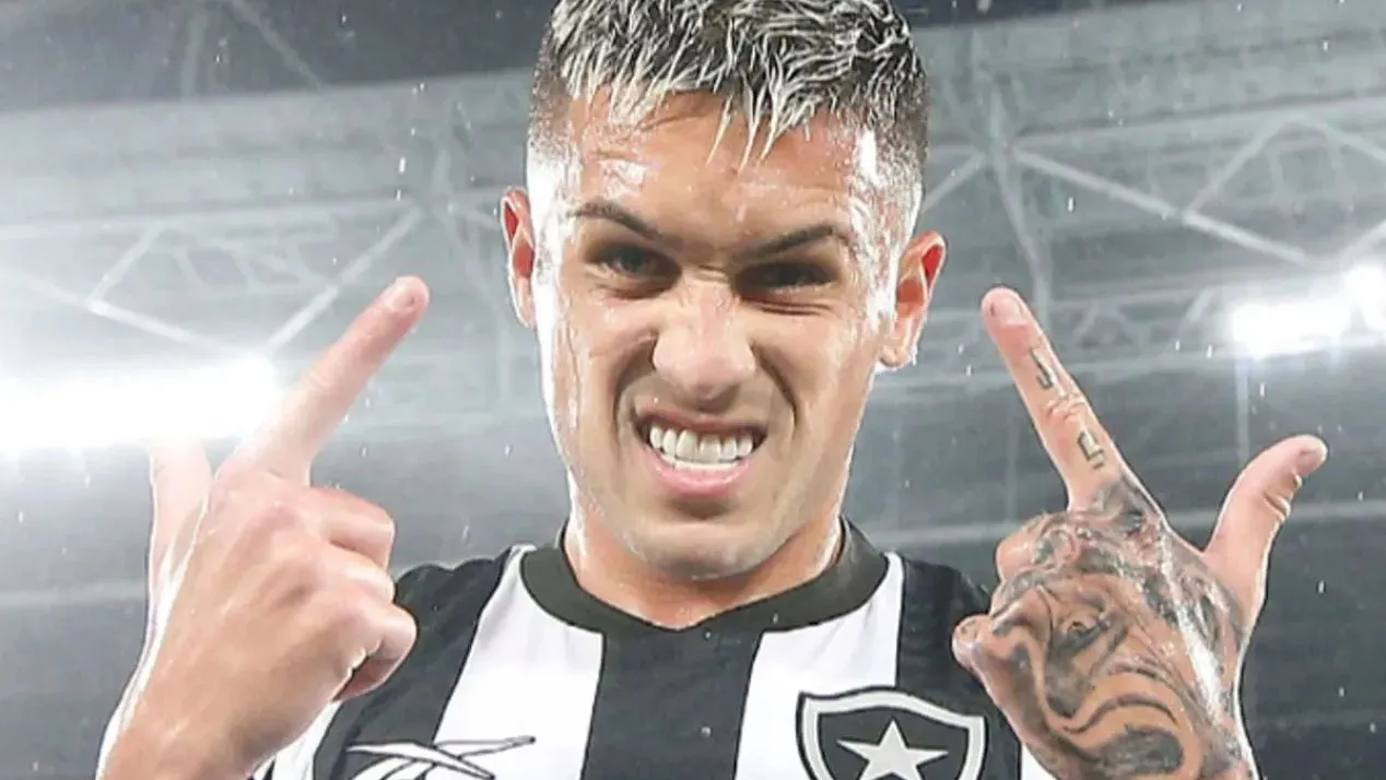 Diego pode atuar como meia e como ponta-direita. O jogador, porém, não estava nos planos do Glorioso, que aceitou emprestá-lo novamente.