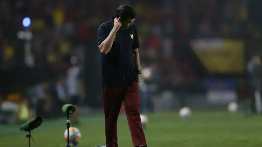 Técnico Daniel Paulista estreia com gosto amargo no Sport