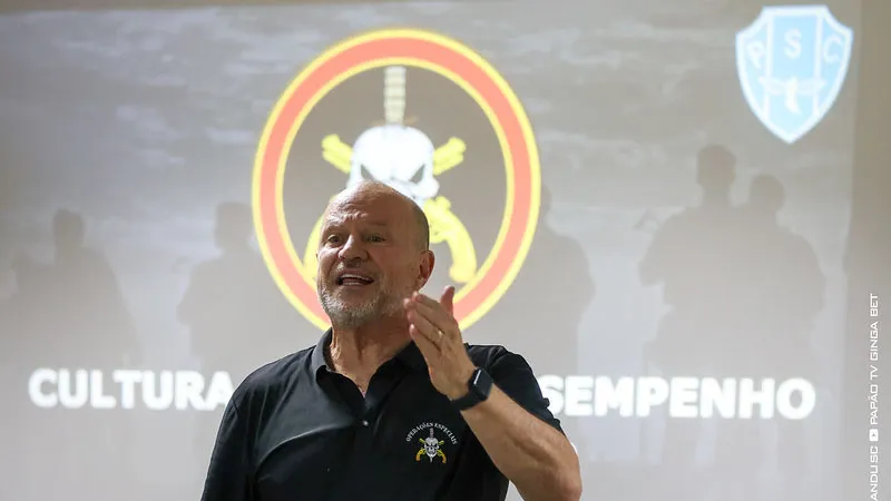 Capitão Paulo Storani conversou com os jogadores do Paysandu antes da vitória contra o Remo