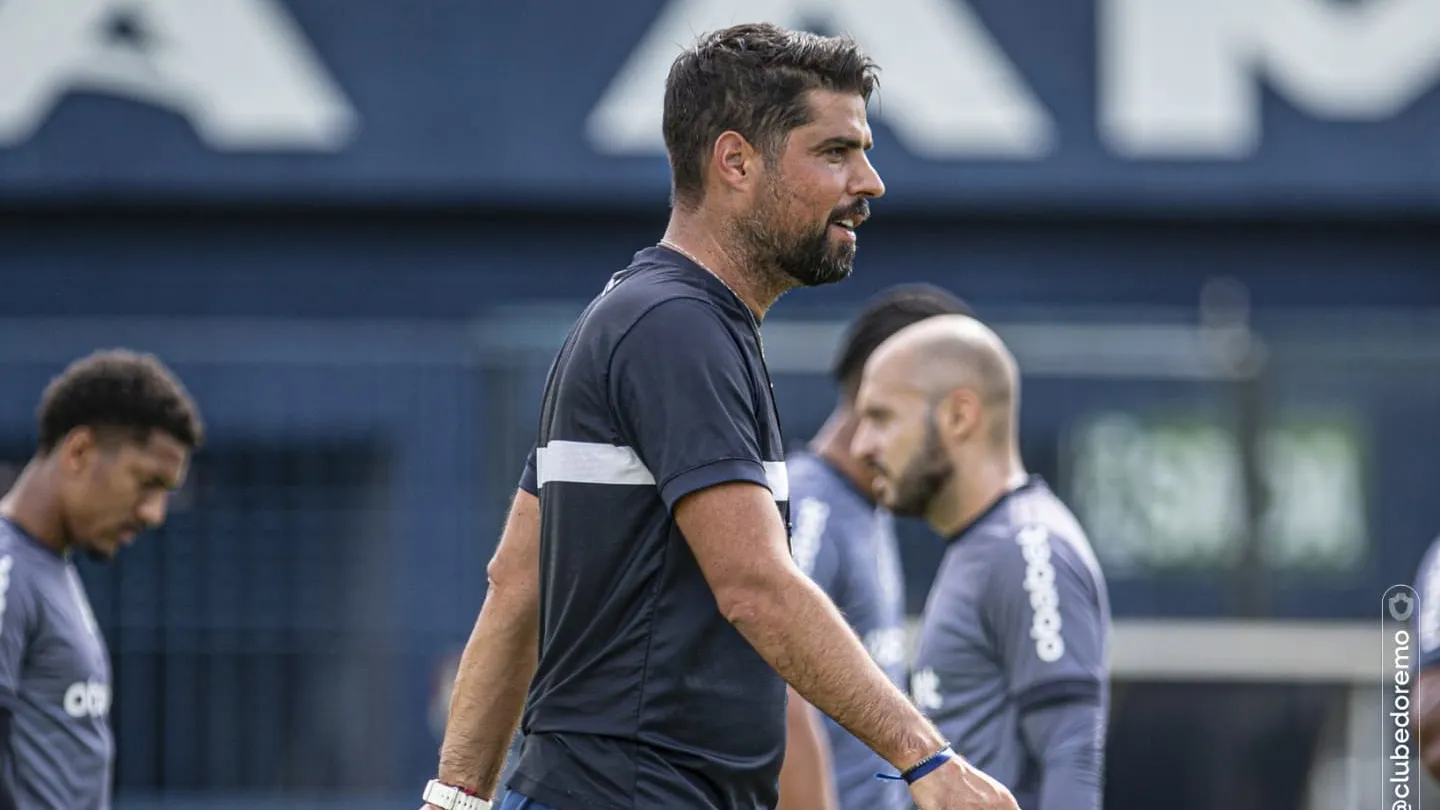 Técnico António Oliveira do Clube do Remo