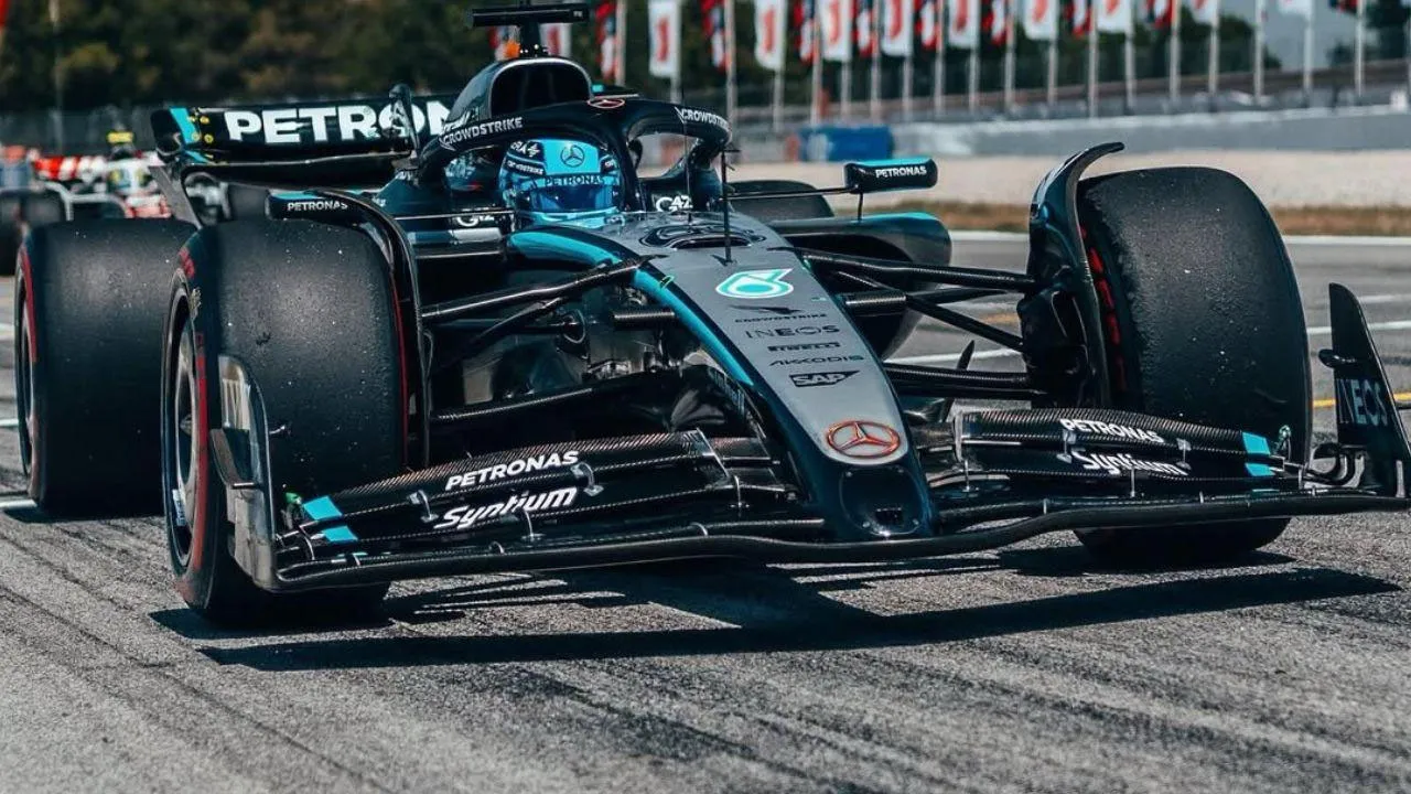 Carro do piloto George Russel, da Mercedes