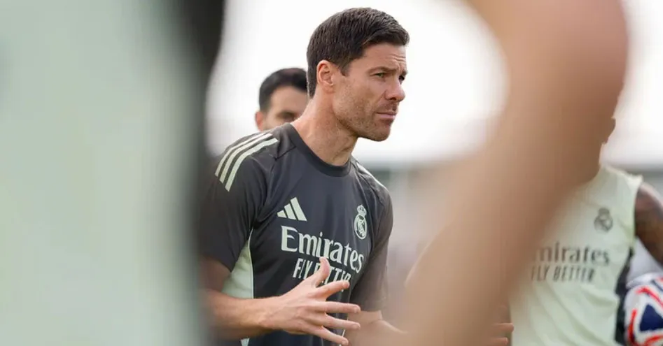 Xabi Alonso fará a estreia no comando merengue