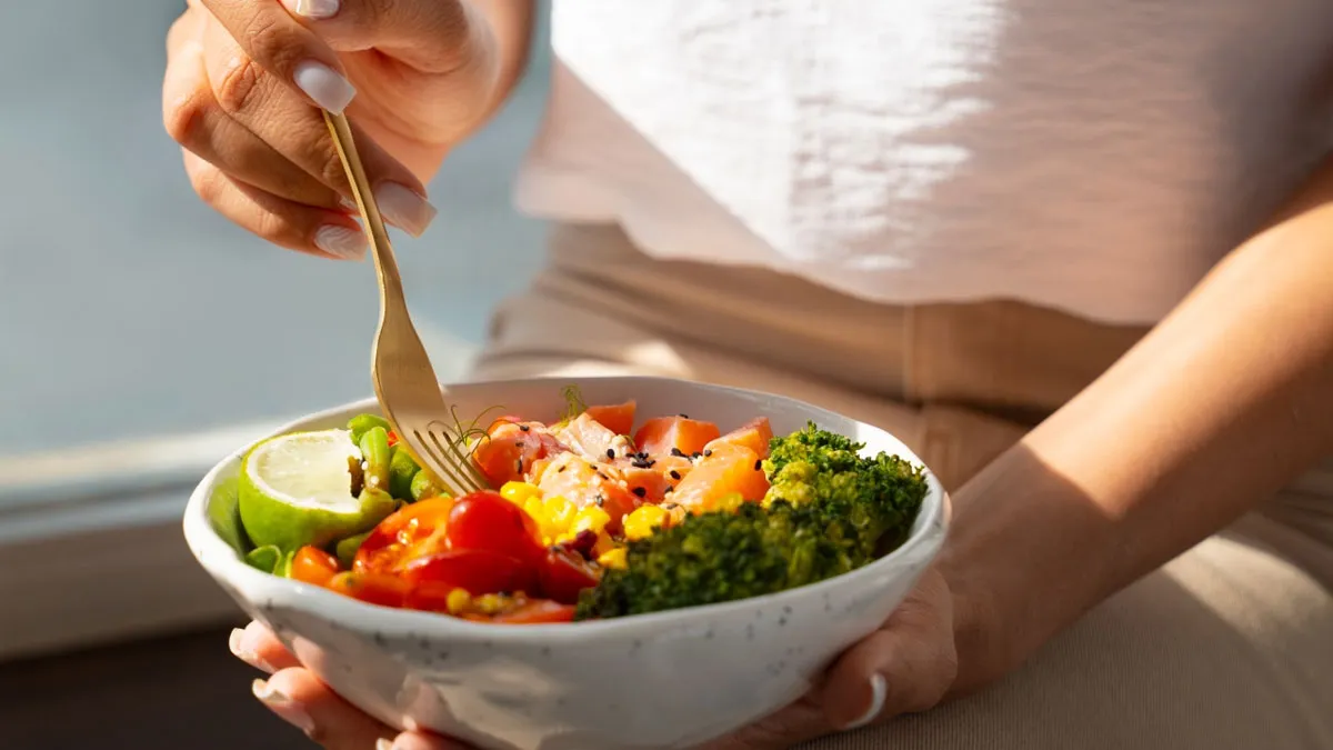 Uma alimentação balanceada é a chave para curtir o verão com saúde e disposição.