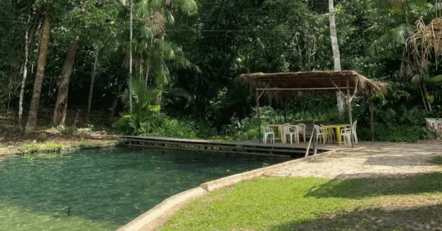 Com características distintas, mas tendo sempre o banho de rio ou igarapé como atração principal, confira 29 opções de balneários em diferentes municípios do Estado.