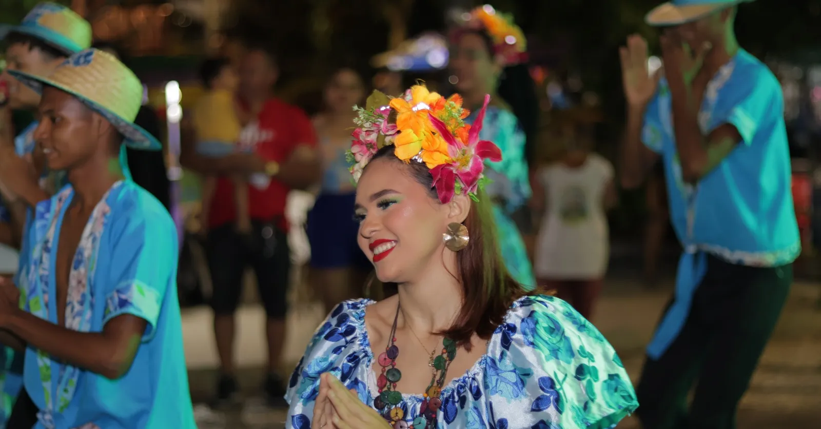 O projeto "Carimbó na Orla" foi desenvolvido para transformar espaços públicos em palcos vivos dessa manifestação cultural autêntica.