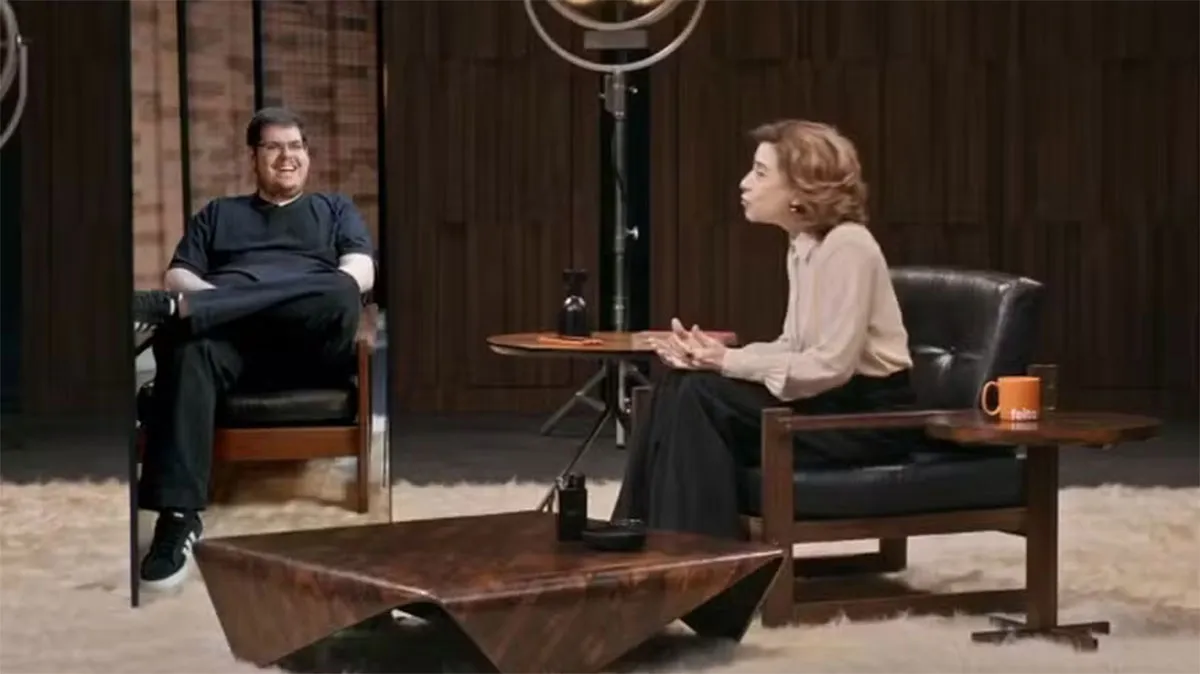 O modo como Casimiro enriqueceu foi pauta na entrevista com Fernanda Torres.