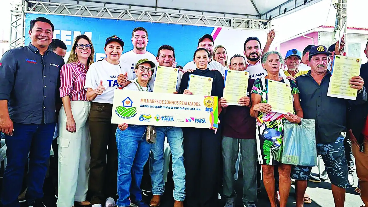 A vice-governadora Hana Ghassan participou da entrega de títulos em Santo Antônio do Tauá