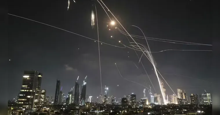 A inspeção da Agência Internacional de Energia Atômica feita nesta segunda, confirmando danos não tão extensos a duas instalações nucleares do Irã, sugere que talvez Tel Aviv precise das mais potentes bombas contra bunkers dos EUA para finalizar o serviço.