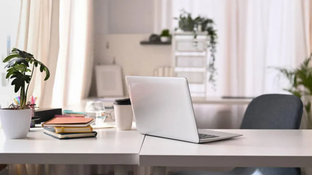 Imagem ilustrativa da notícia: Empresa abre vaga 100% remota, com VR de R$ 40 por dia, auxílio home office e benefícios