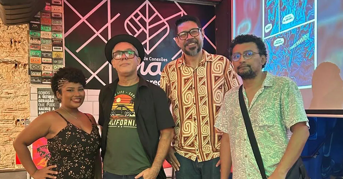 Isabele Cristina, Emerson Coe, Leonardo Dressant e Emmanuel Thomaz debateram com o público sobre quadrinhos e a emergência climática.