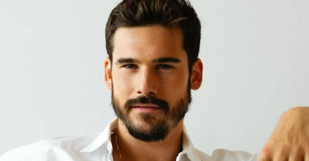 Nicolas Prattes responde com ironia sobre pergunta íntima no Instagram.