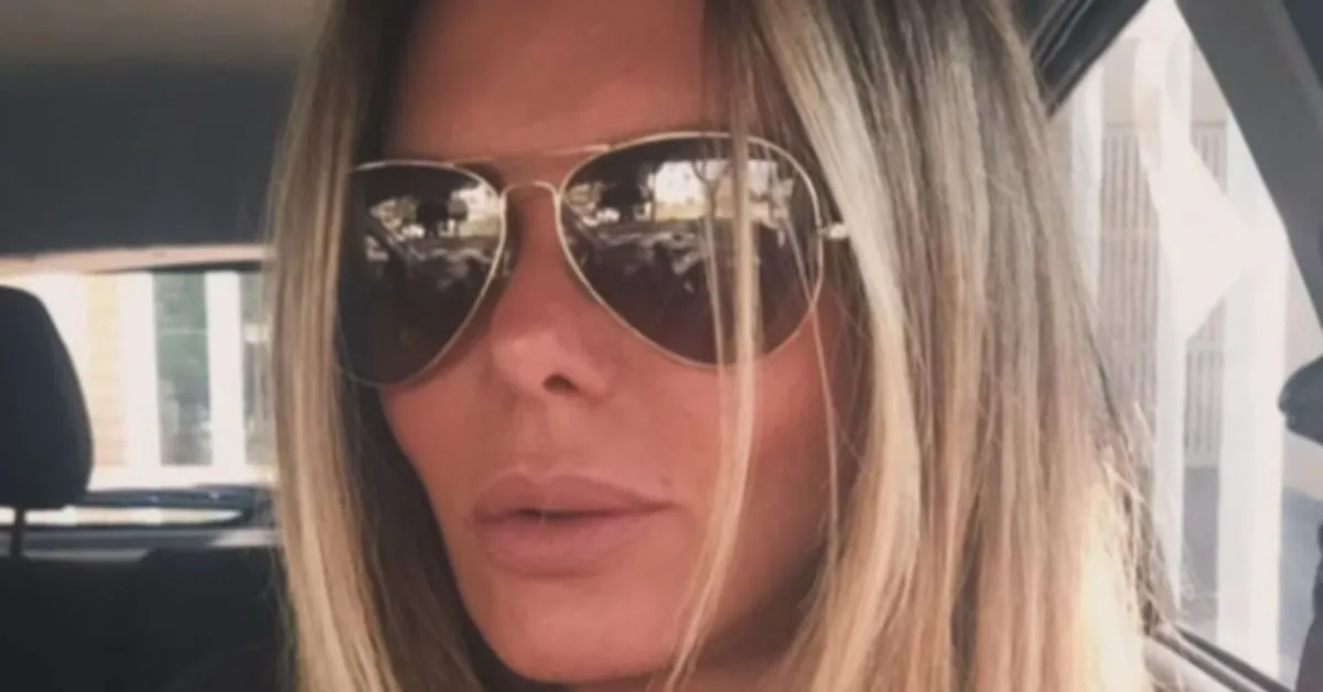 Ex-modelo e musa dos anos 90 compartilha desabafo sobre condições de vida precárias e abuso psicológico.