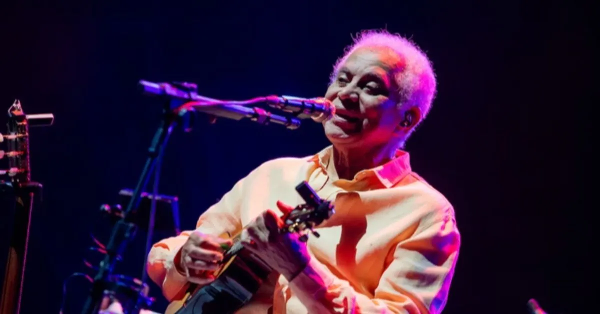 Paulinho da Viola passa por cirurgia aos 82 anos.