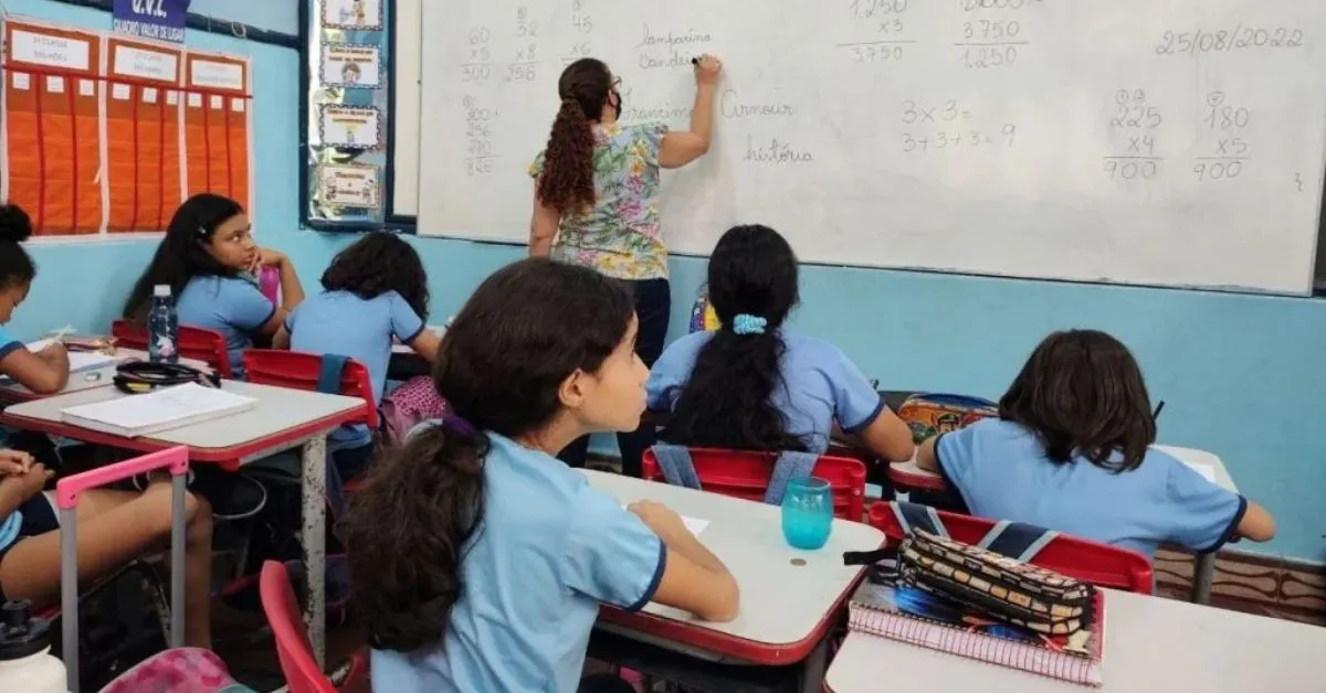 Mais de 60 mil alunos retornam às aulas nesta segunda-feira (14) na rede municipal de ensino.