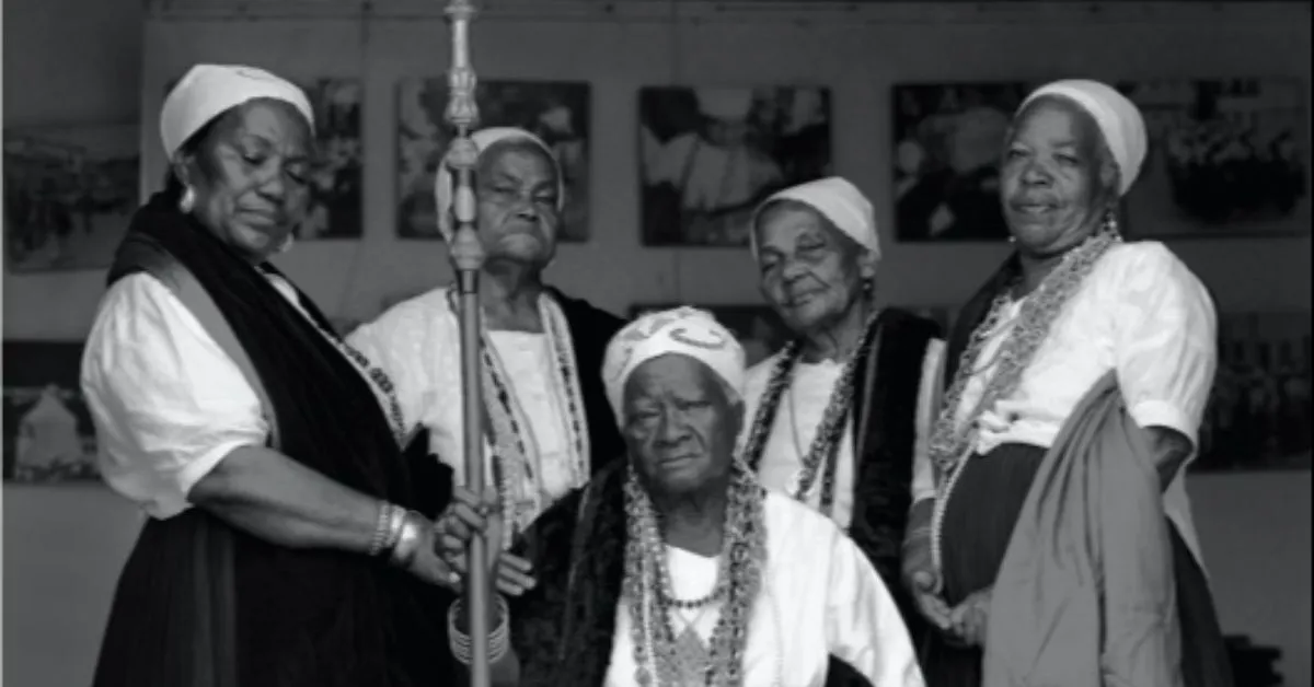 Mostra reúne mais de 90 imagens e celebra a fotografia negra da Bahia com um rico programa educativo e a curadoria de Bené Fonteles.