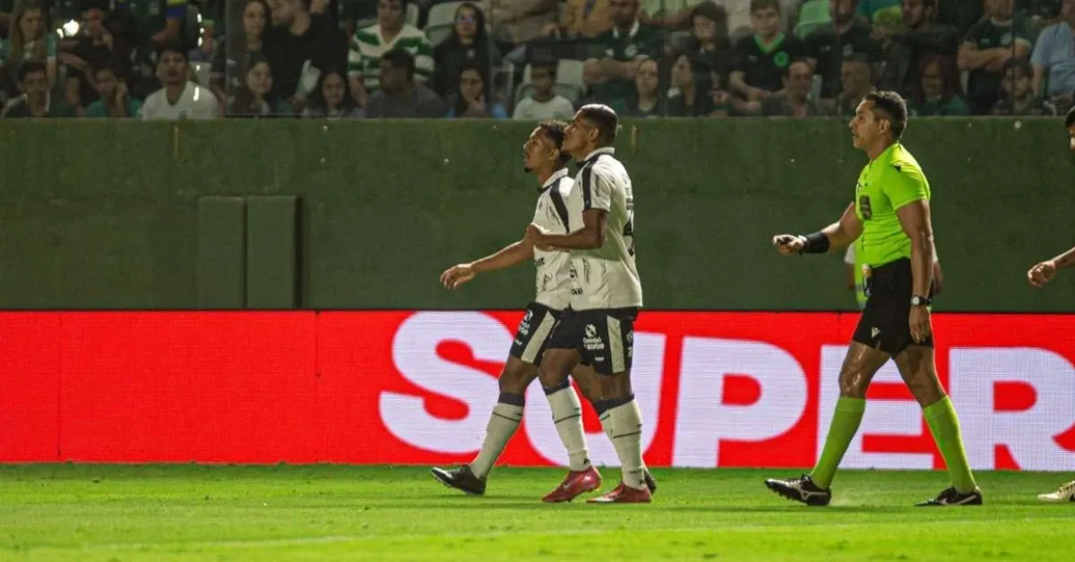 Clube do Remo sofre com gols nos minutos finais e perde pontos cruciais na Série B