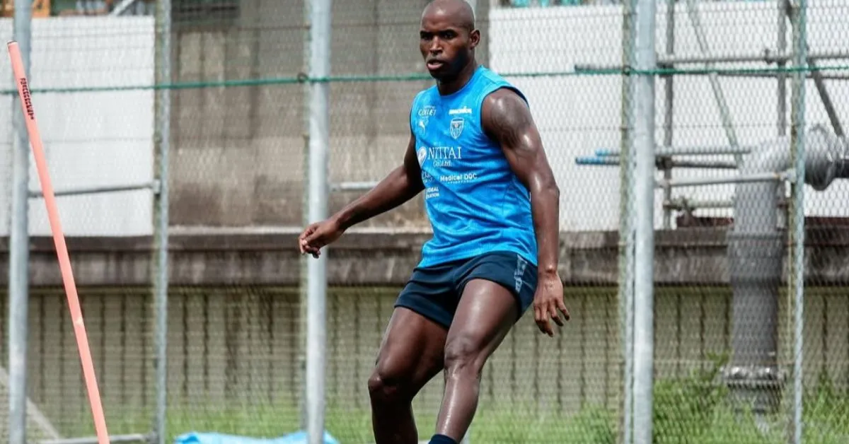 Atacante Adailton agora está no Yokohama do Japão