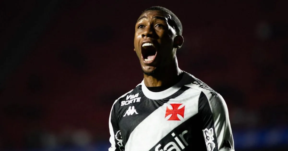 Rayan celebra gol marcado pelo Vasco no Morumbis