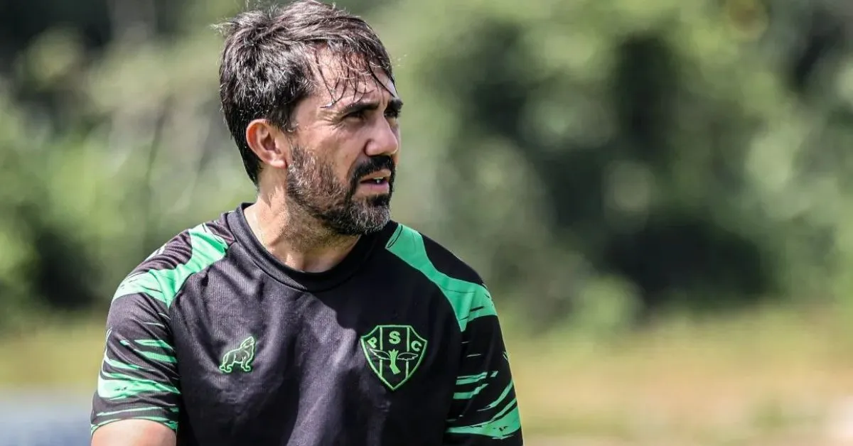 Técnico Luizinho Lopes caiu no segundo clube já dentro da Série B