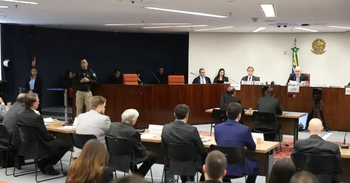 Próximo a depor será o ex-comandante da Marinha Almir Garnier