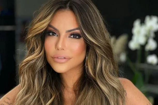 Morando em Las Vagas, Liziane Gutierrez rebateu as críticas e justificou que “meu corpo, minhas regras” e expressou seu orgulho em chamá-lo de “meu presidente”.